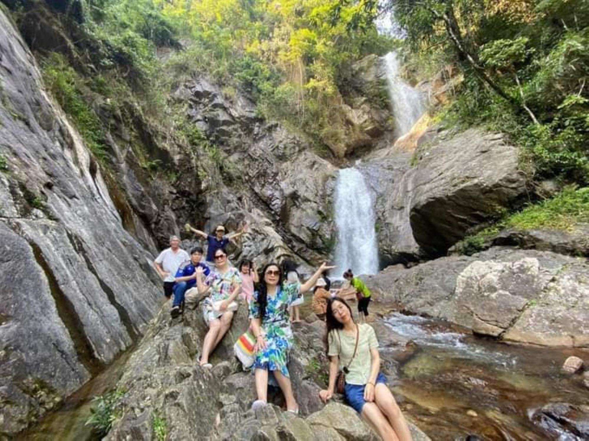 Homestay Ho Son - Thac Anor A Luoi Buitenkant foto
